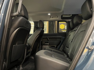 Land Rover Defender 110 2.0 SD4 AWD Auto (13)
