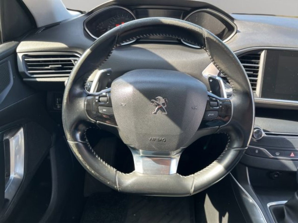 Peugeot 308 SW BlueHDi 130 S&S Allure (11)