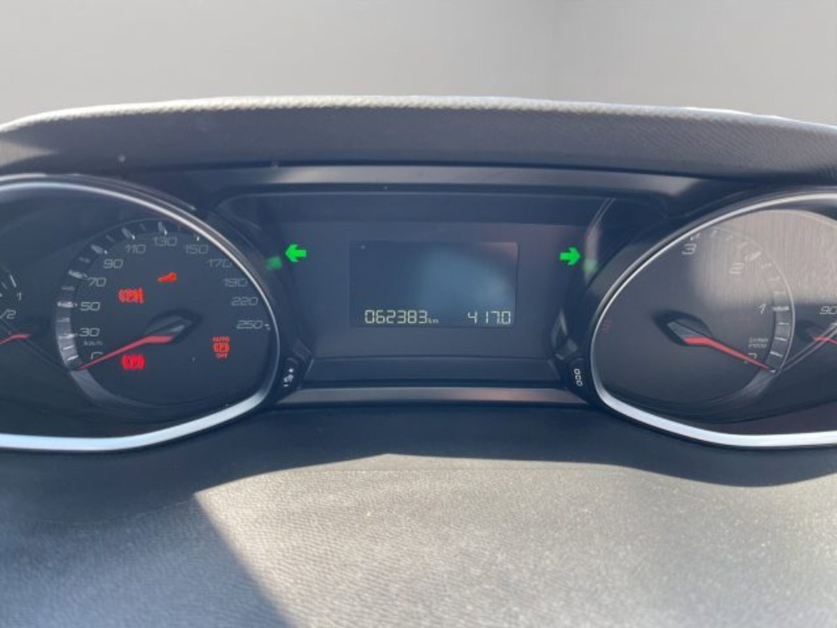Peugeot 308 SW BlueHDi 130 S&S Allure (12)