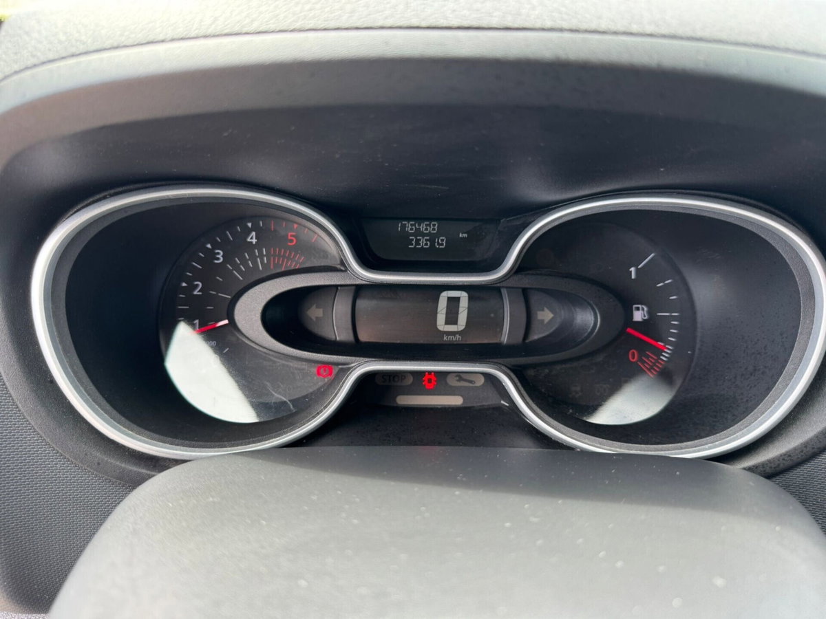 Renault Trafic Furgone T29 2.0 dCi 120CV PC-TN Furgone Ice Plus (11)