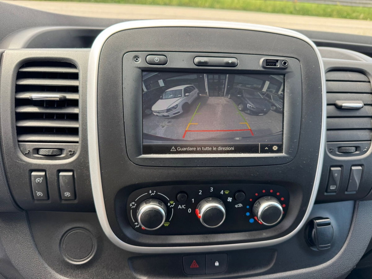 Renault Trafic Furgone T29 2.0 dCi 120CV PC-TN Furgone Ice Plus (12)