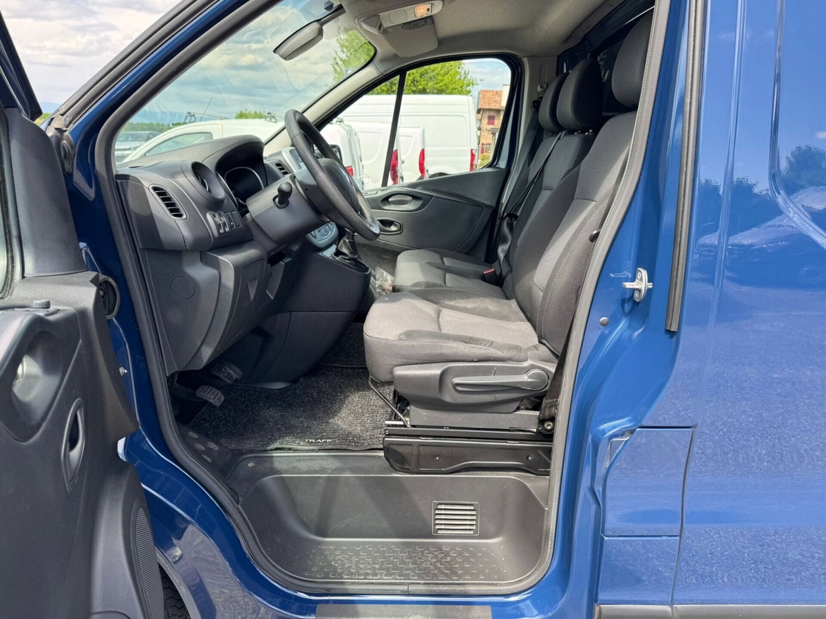 Renault Trafic Furgone T29 2.0 dCi 120CV PC-TN Furgone Ice Plus (8)