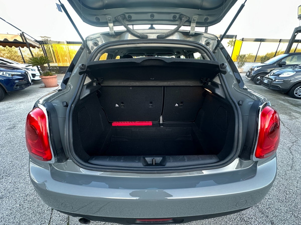 MINI Mini 1.5 Cooper D Business XL 5 porte (11)