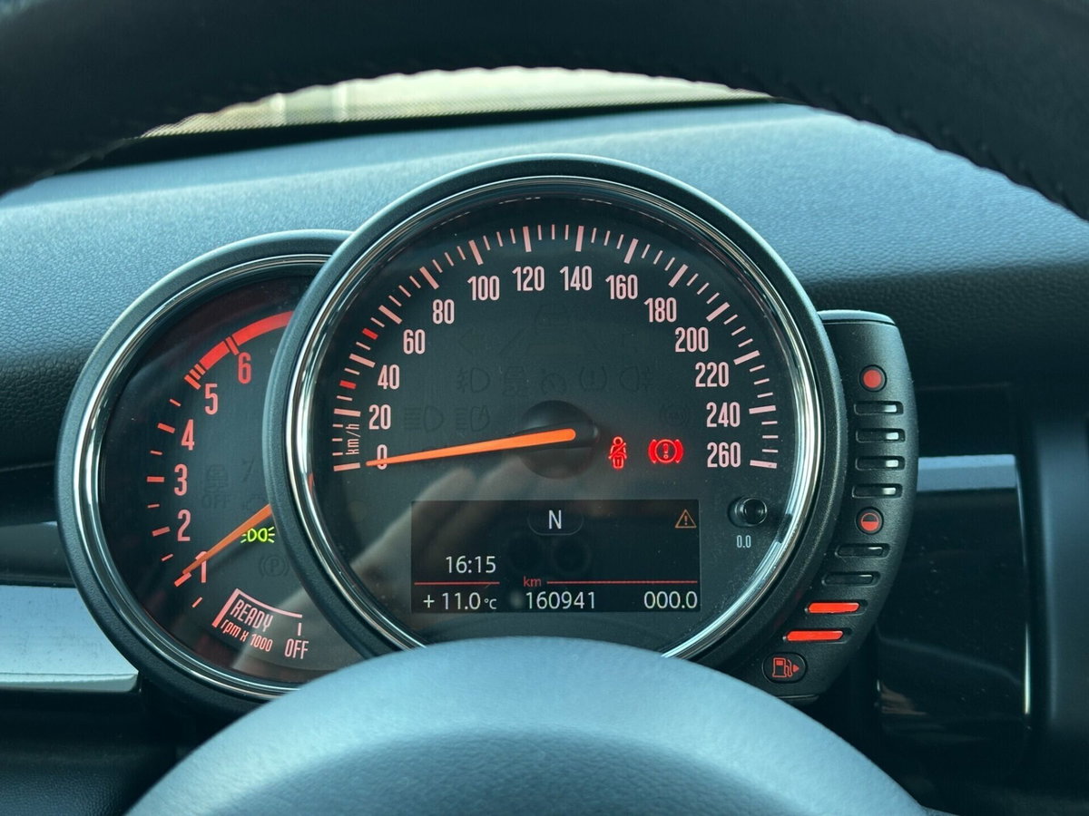 MINI Mini 1.5 Cooper D Business XL 5 porte (17)