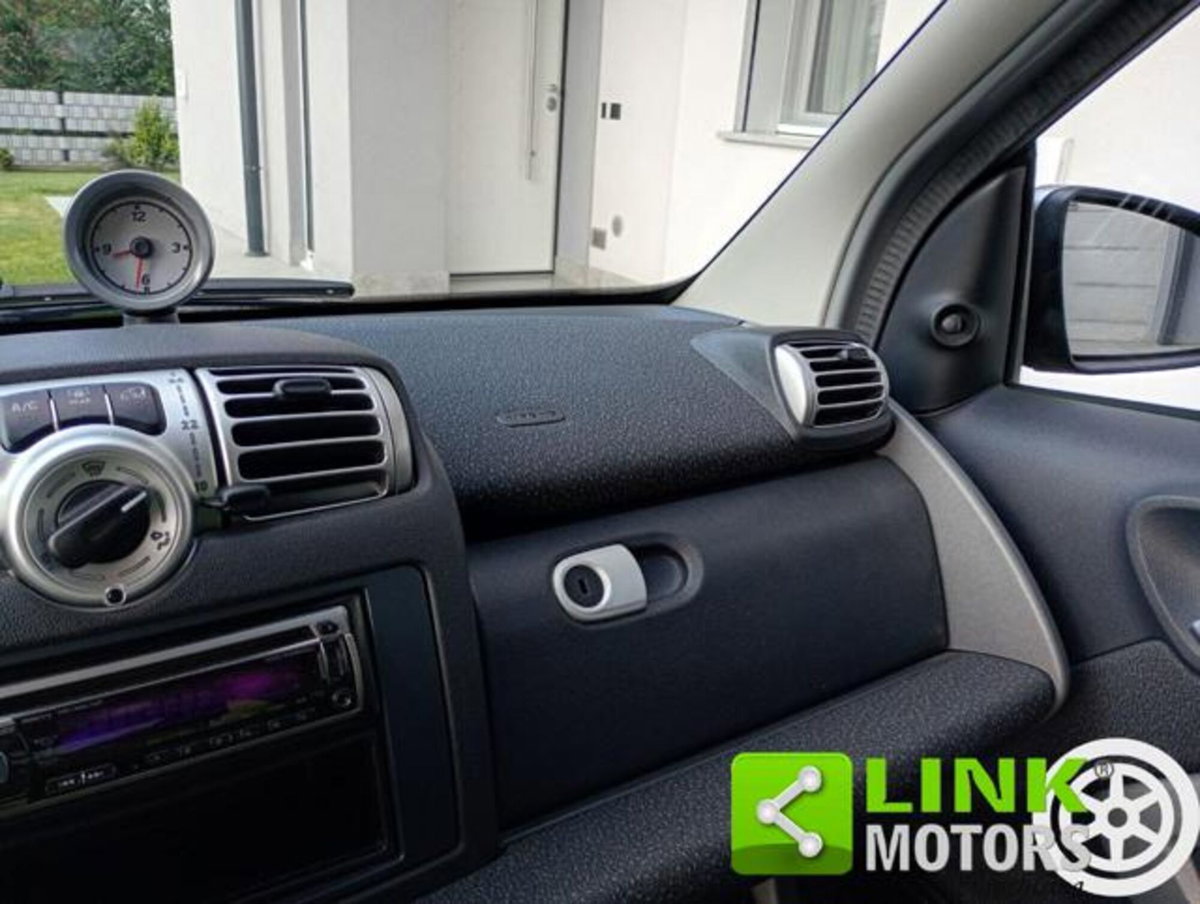 smart Fortwo 1000 52 kW MHD coupé passion (18)