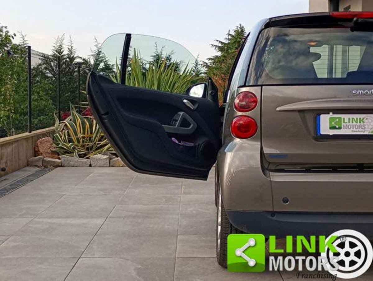 smart Fortwo 1000 52 kW MHD coupé passion (8)
