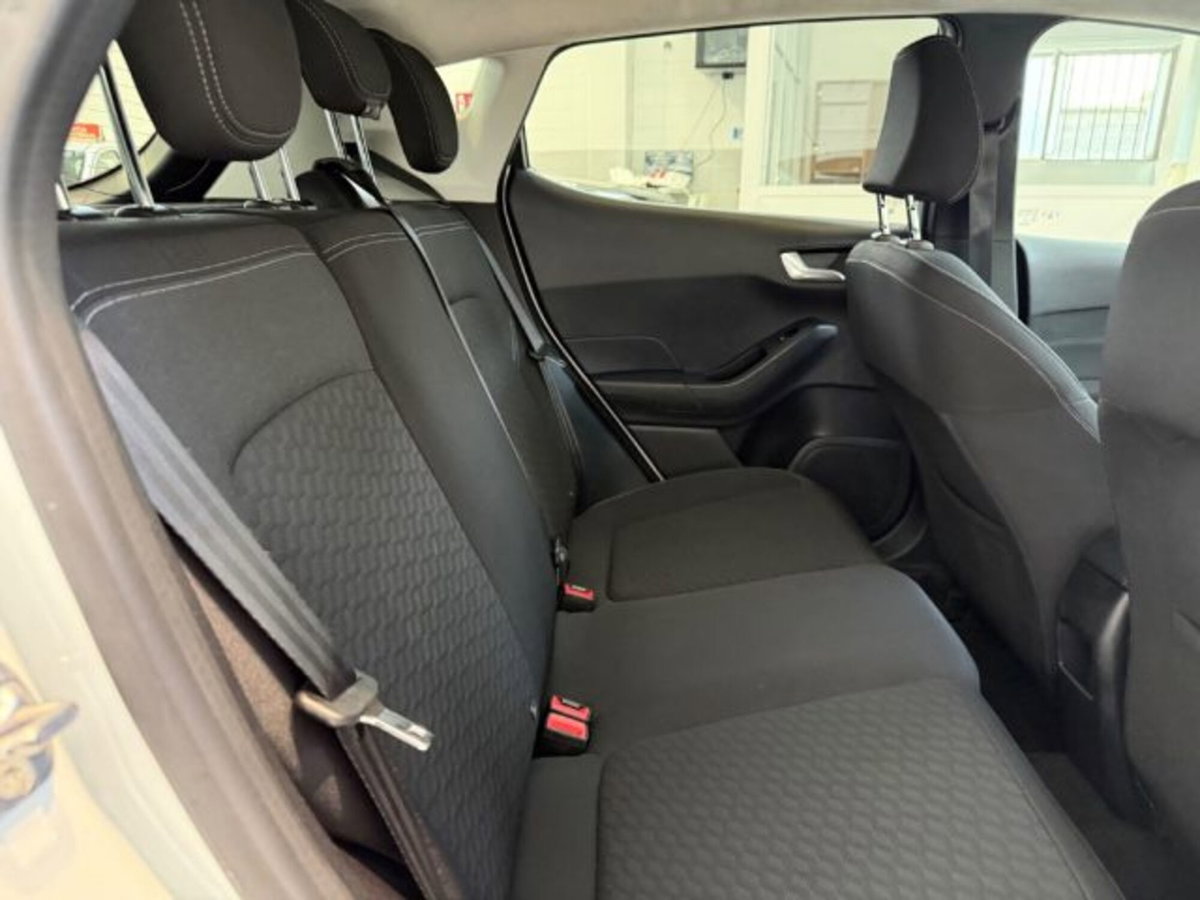 Ford Fiesta 1.1 75 CV 5 porte Titanium (13)