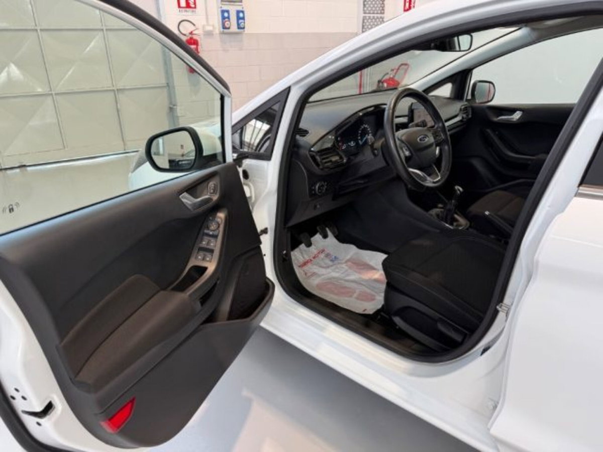 Ford Fiesta 1.1 75 CV 5 porte Titanium (18)