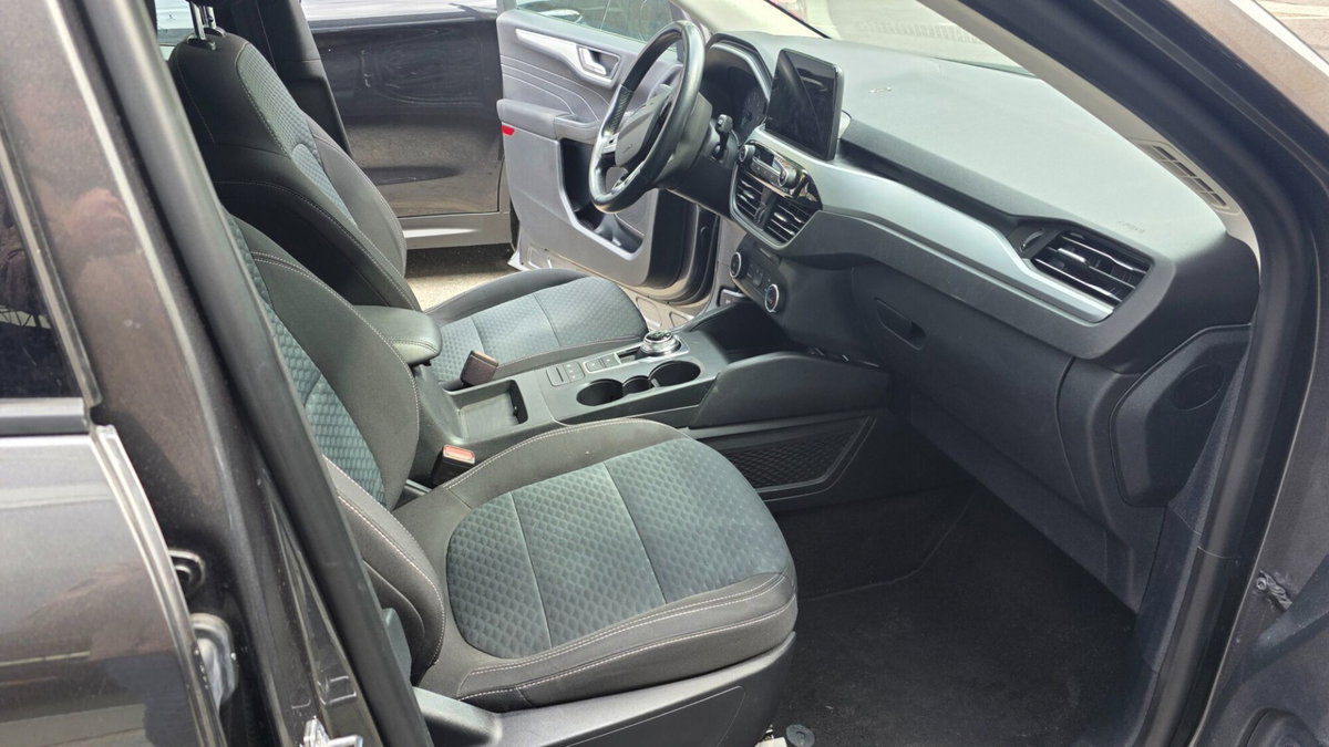 Ford Kuga 1.5 EcoBlue 120 CV aut. 2WD (11)