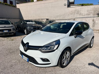 Renault Clio TCe 12V 75 CV 5 porte Moschino Intens usata
