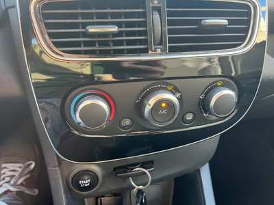 Renault Clio TCe 12V 75 CV 5 porte Moschino Intens (16)