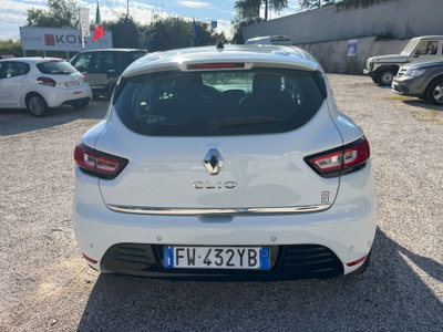 Renault Clio TCe 12V 75 CV 5 porte Moschino Intens (6)