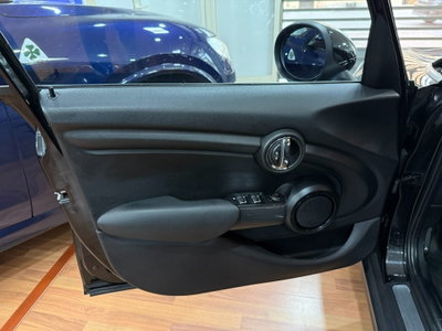 MINI Mini 1.5 Cooper D Business XL (16)