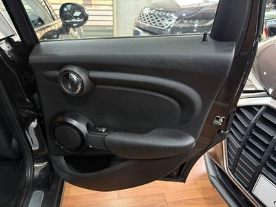 MINI Mini 1.5 Cooper D Business XL (19)