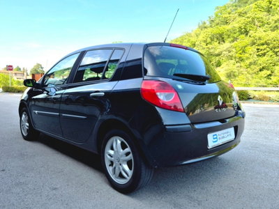 Renault Clio Storia 1.2 16V 5 porte Confort (10)