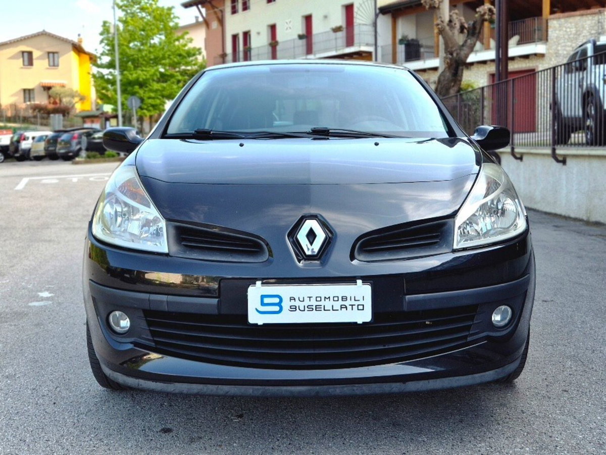 Renault Clio Storia 1.2 16V 5 porte Confort (2)