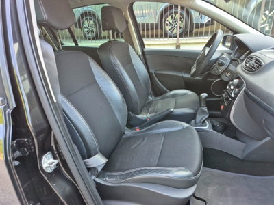 Renault Clio Storia 1.2 16V 5 porte Confort (6)