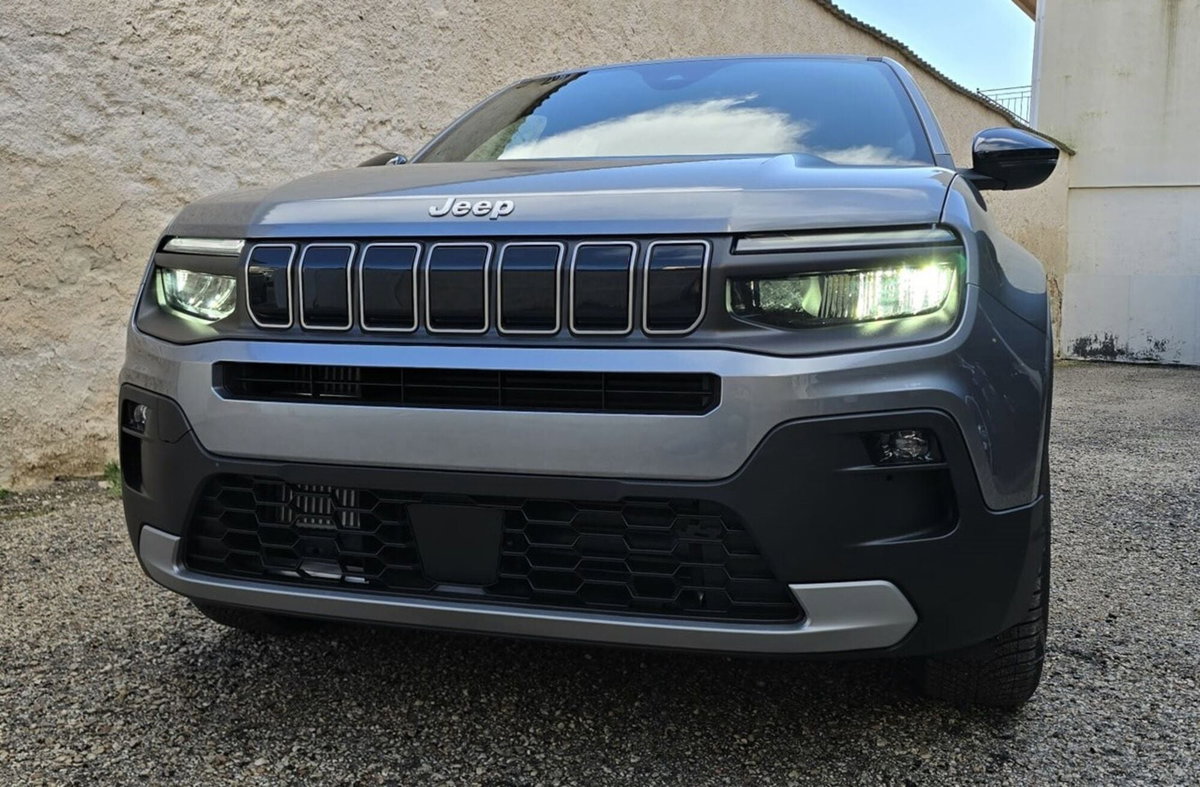 Jeep Avenger 1.2 turbo Altitude fwd 100cv (15)
