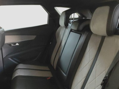Peugeot 3008 Hybrid4 300 e-EAT8 GT (10)