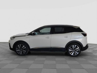 Peugeot 3008 Hybrid4 300 e-EAT8 GT (2)