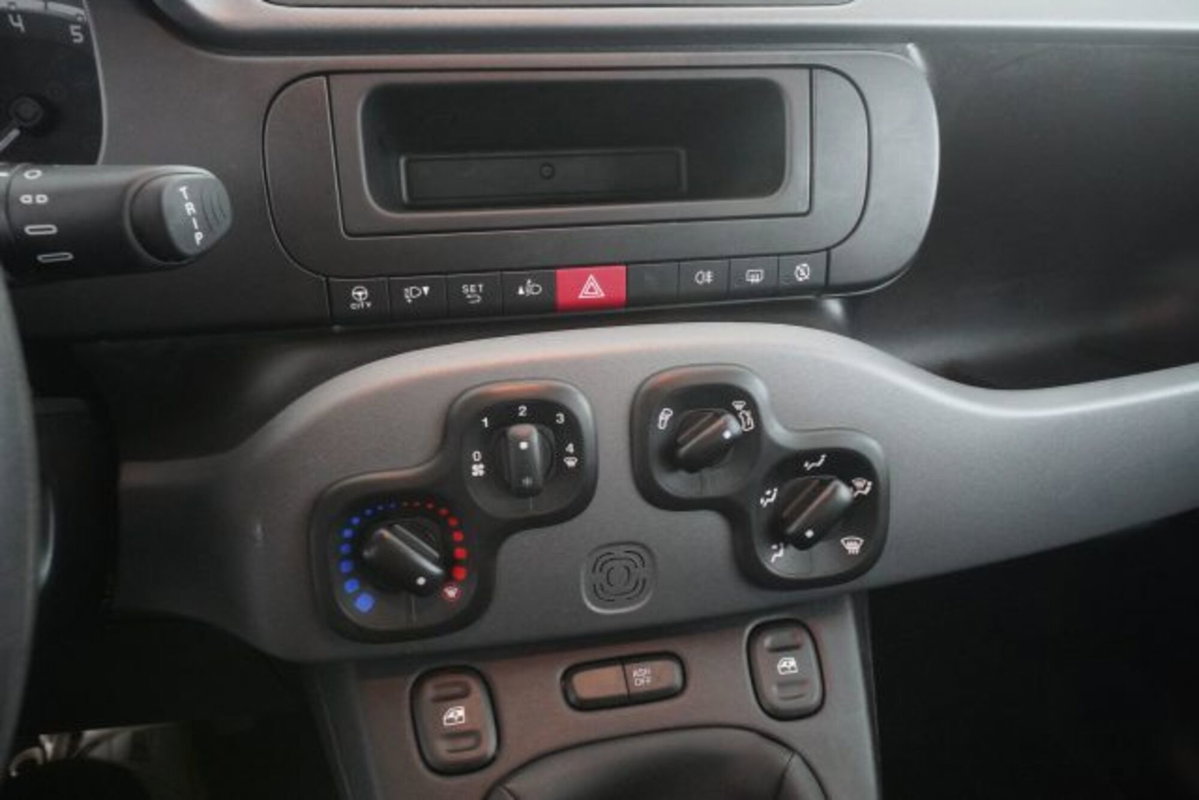Fiat Panda 1.0 FireFly S&S Hybrid City Cross (16)