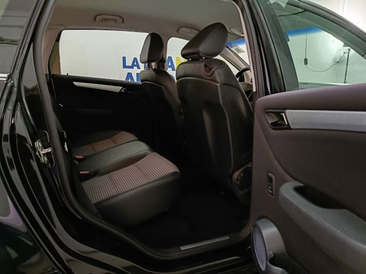 Mercedes-Benz Classe B 150 Sport (11)