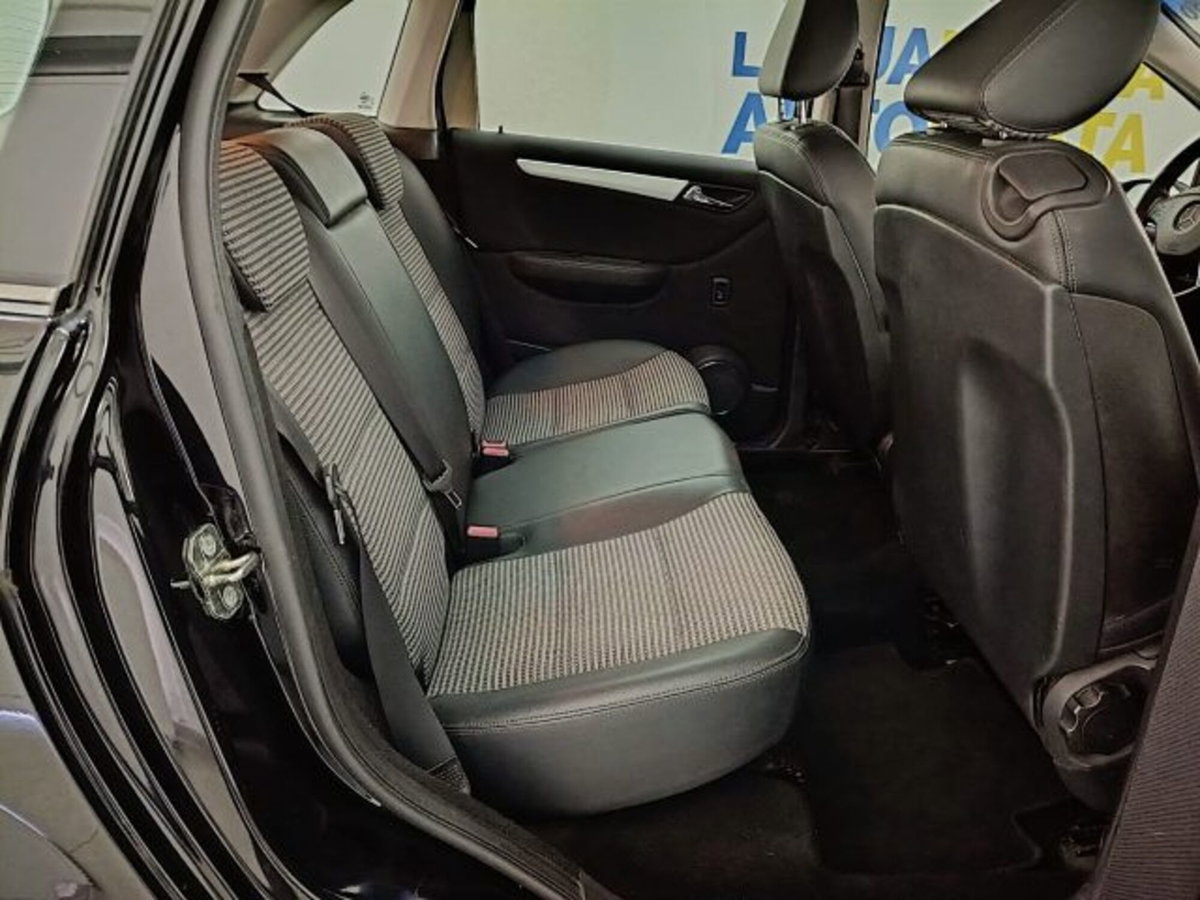 Mercedes-Benz Classe B 150 Sport (12)