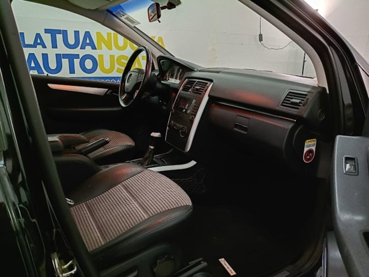 Mercedes-Benz Classe B 150 Sport (13)