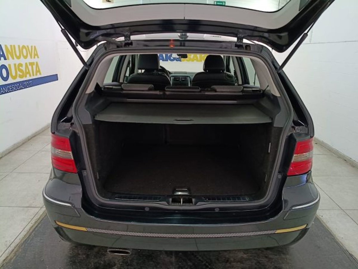 Mercedes-Benz Classe B 150 Sport (14)