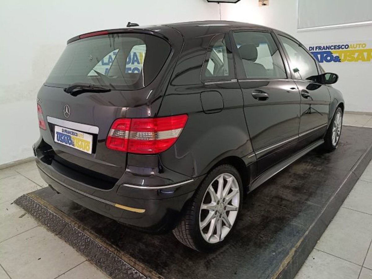 Mercedes-Benz Classe B 150 Sport (4)
