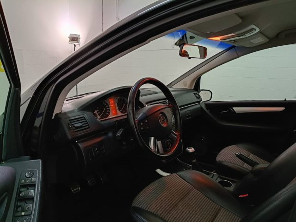 Mercedes-Benz Classe B 150 Sport (7)
