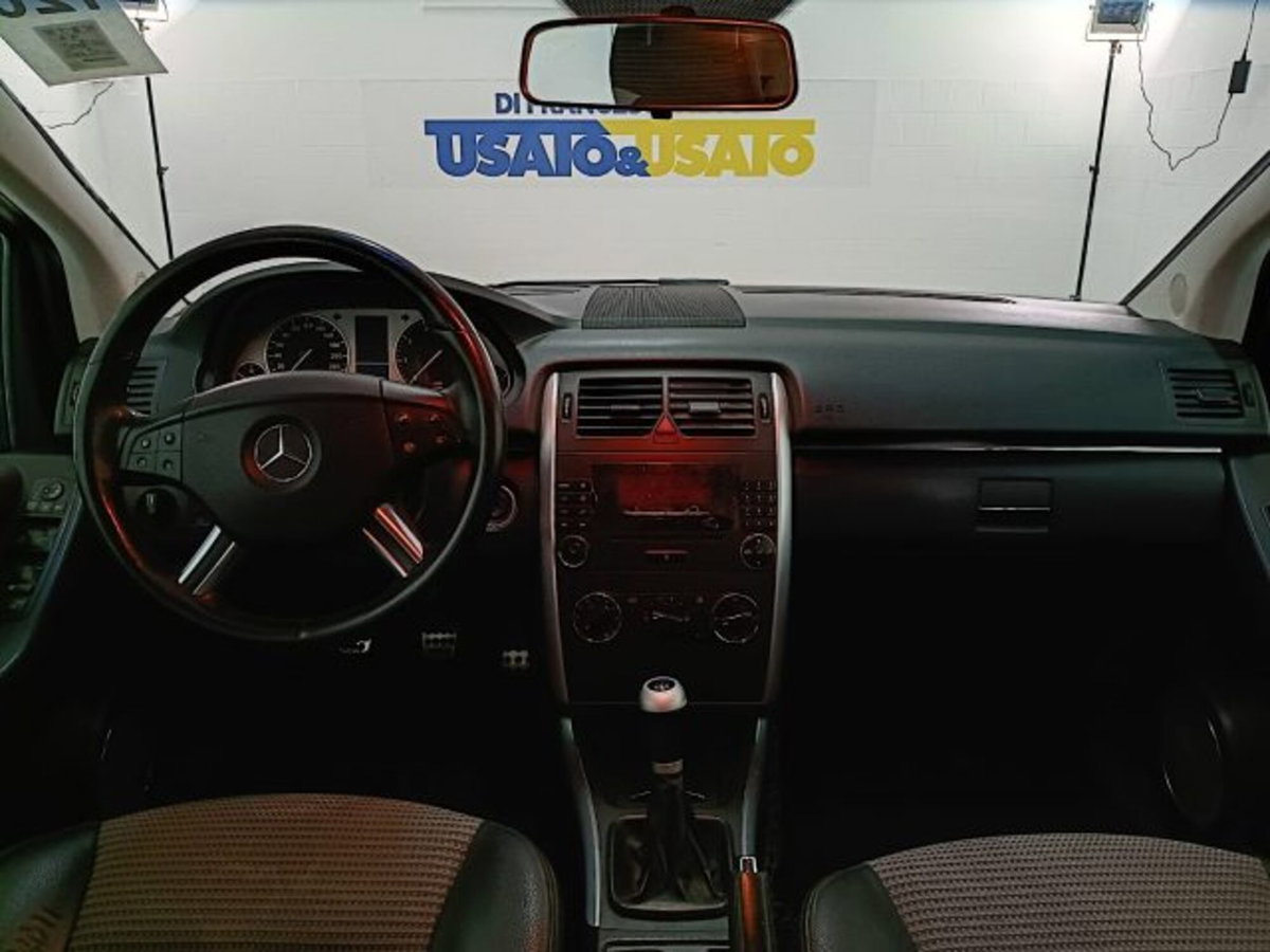 Mercedes-Benz Classe B 150 Sport (8)