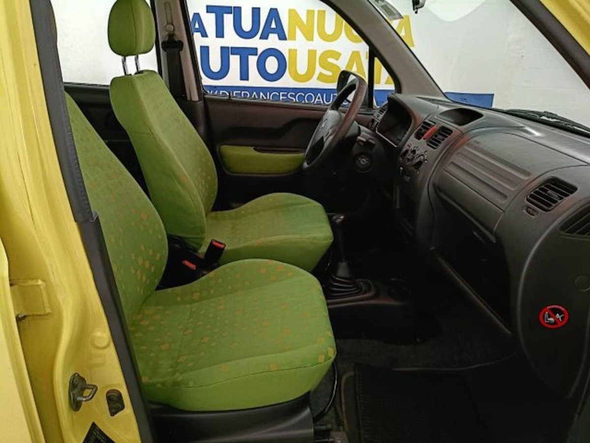 Opel Agila 1.0 12V Comfort (13)