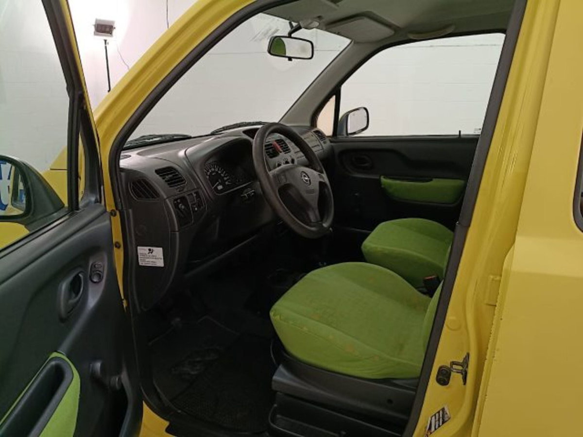 Opel Agila 1.0 12V Comfort (7)