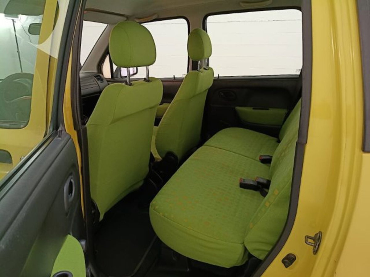 Opel Agila 1.0 12V Comfort (9)