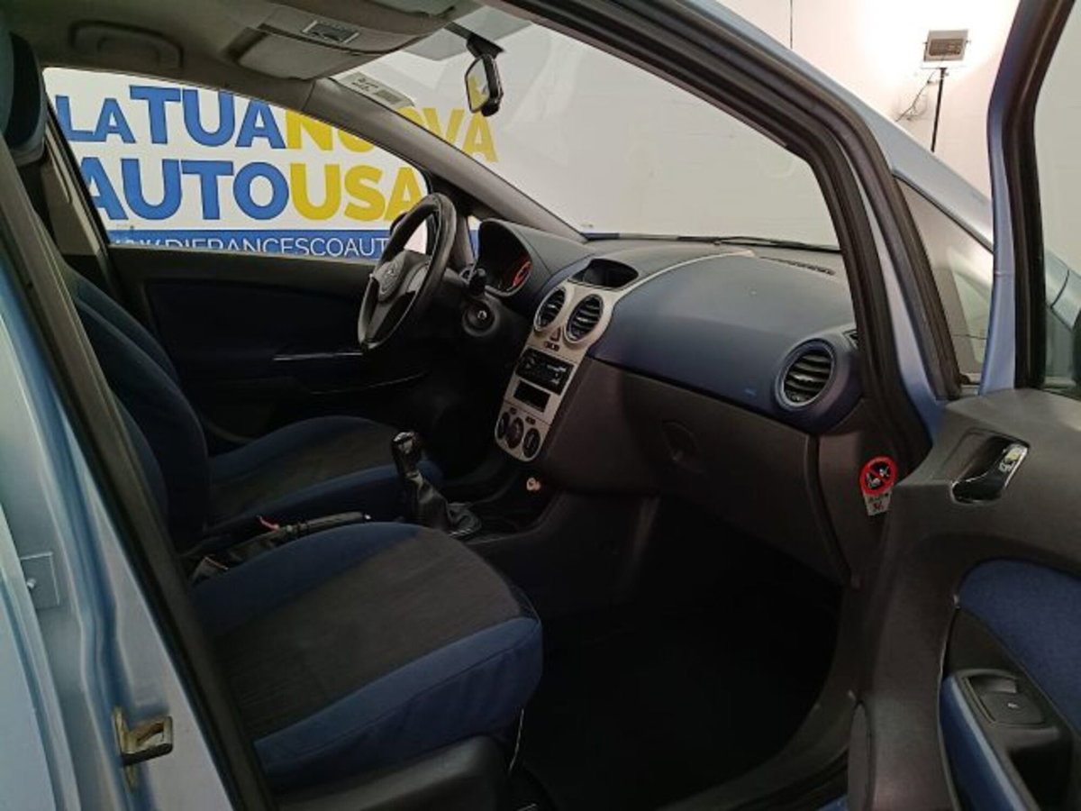 Opel Corsa 1.2 5 porte Club (14)