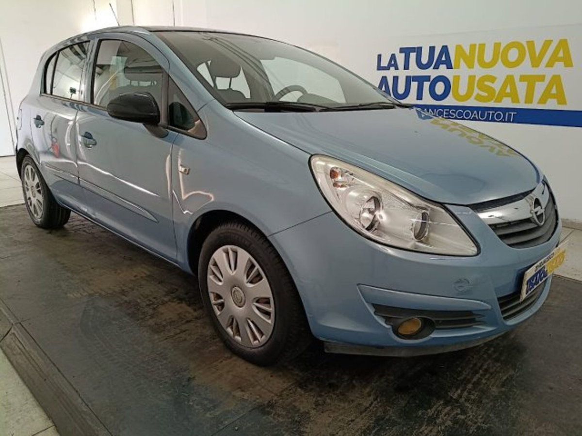 Opel Corsa 1.2 5 porte Club (2)