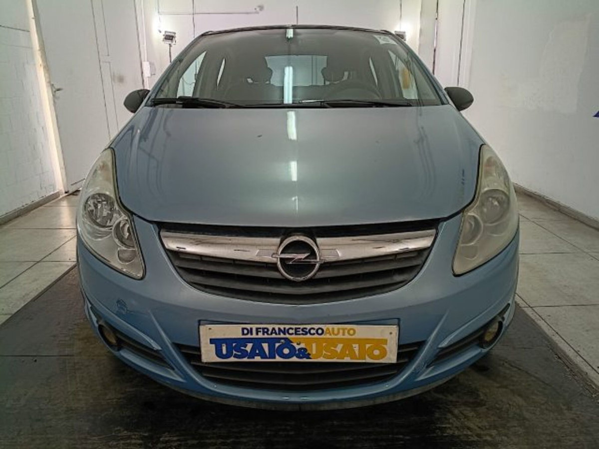 Opel Corsa 1.2 5 porte Club (3)