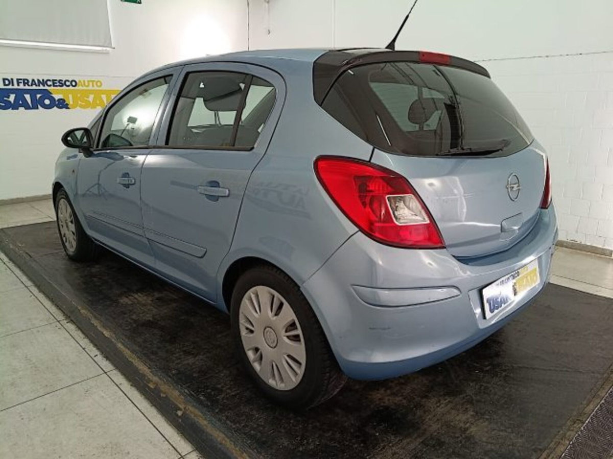 Opel Corsa 1.2 5 porte Club (4)