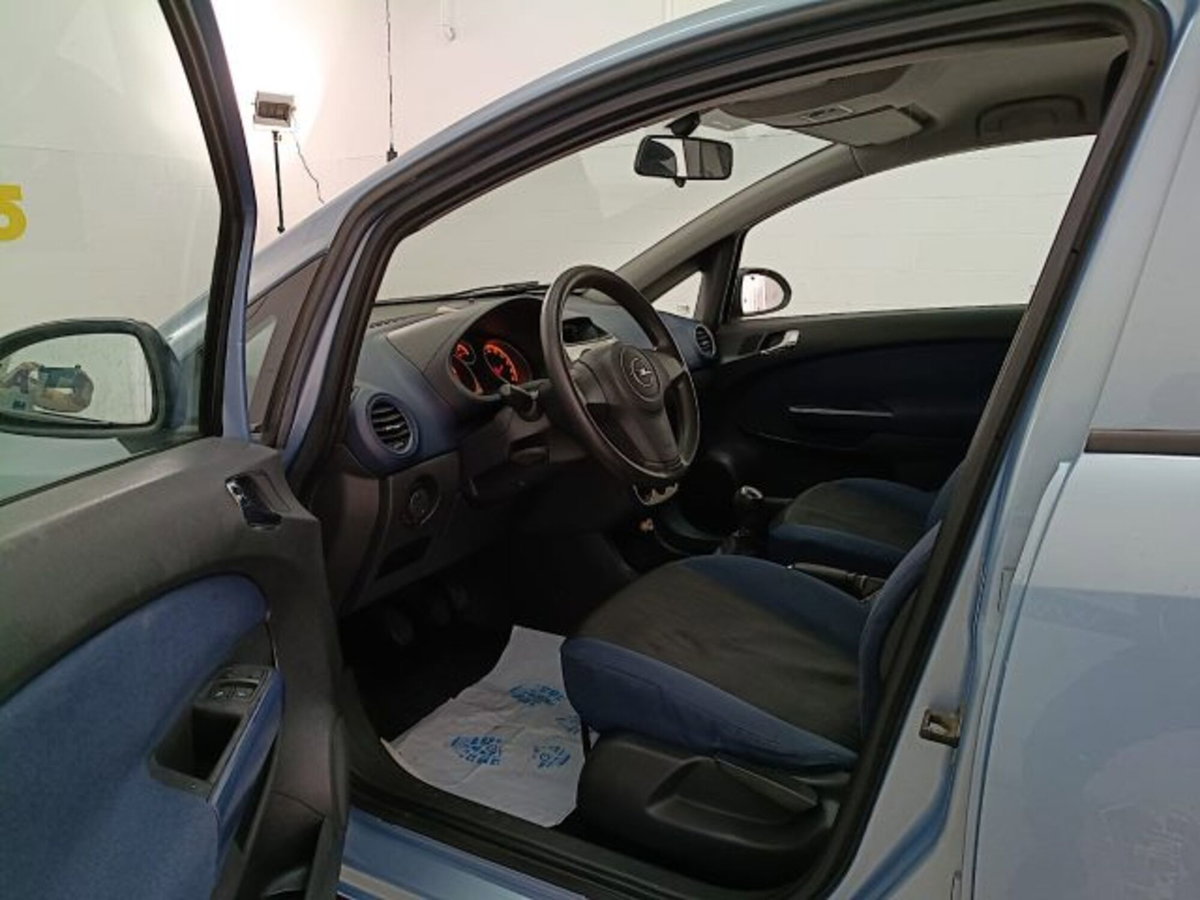 Opel Corsa 1.2 5 porte Club (7)