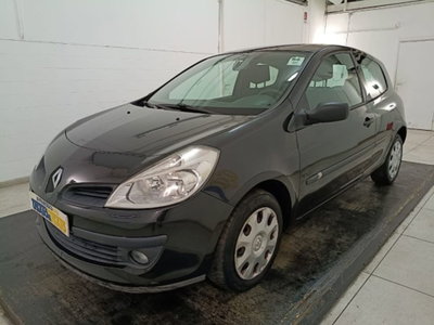 Renault Clio 1.4 16V 3 porte Confort usata