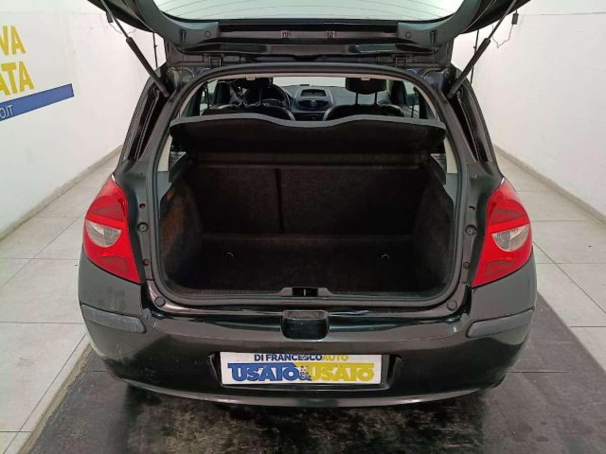 Renault Clio 1.4 16V 3 porte Confort (12)