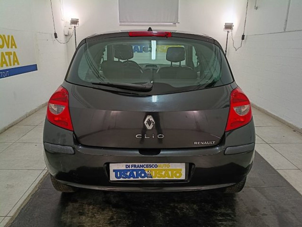 Renault Clio 1.4 16V 3 porte Confort (4)