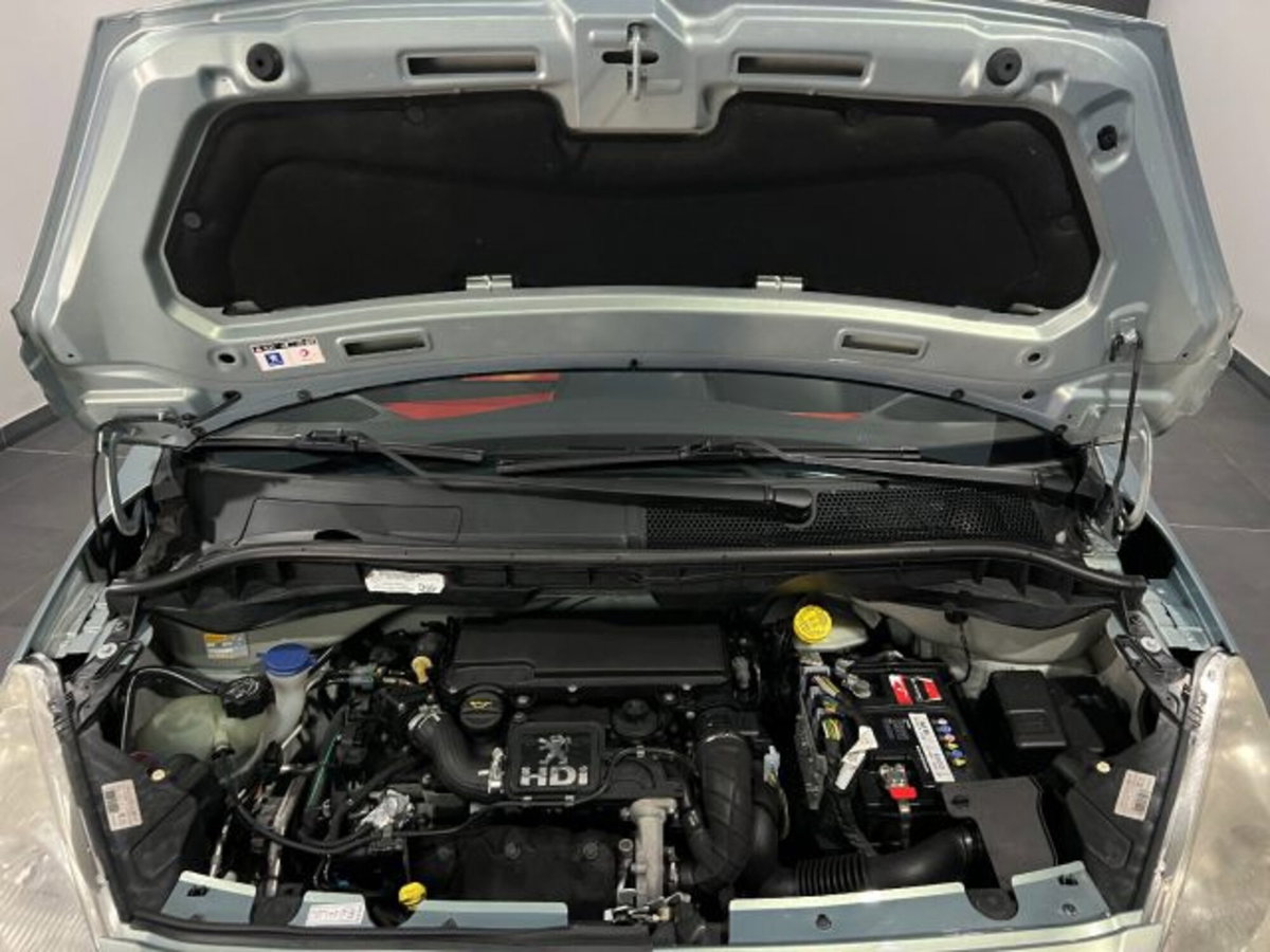 Peugeot 1007 1.4 HDi Sporty (14)