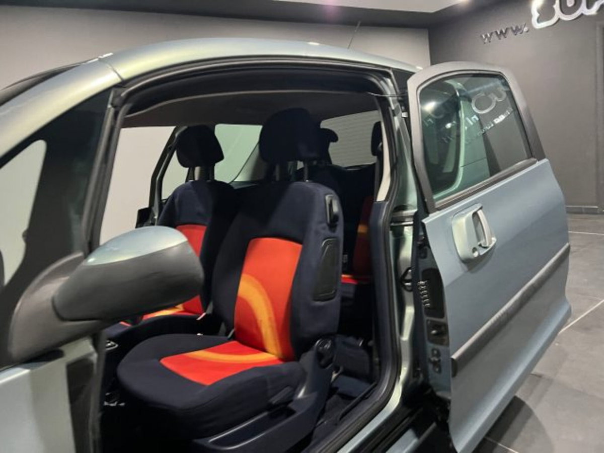 Peugeot 1007 1.4 HDi Sporty (7)