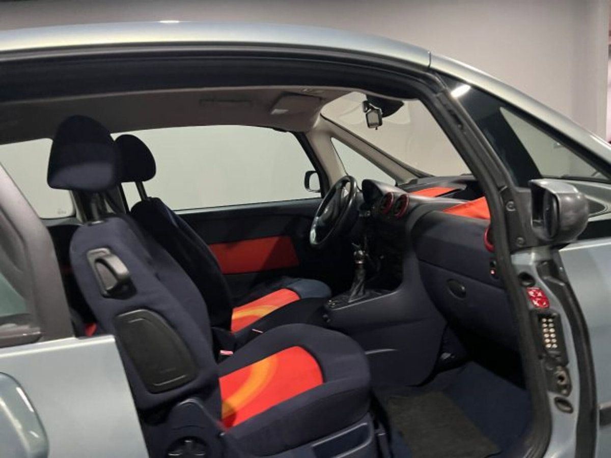 Peugeot 1007 1.4 HDi Sporty (9)