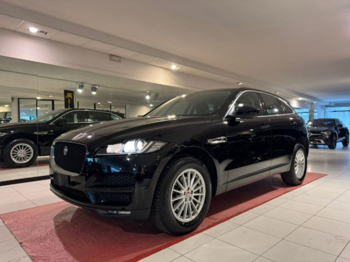 Jaguar F-Pace 2.0d i4 mhev R-Dynamic SE 90th Anniversary Edition awd 204cv auto (3)