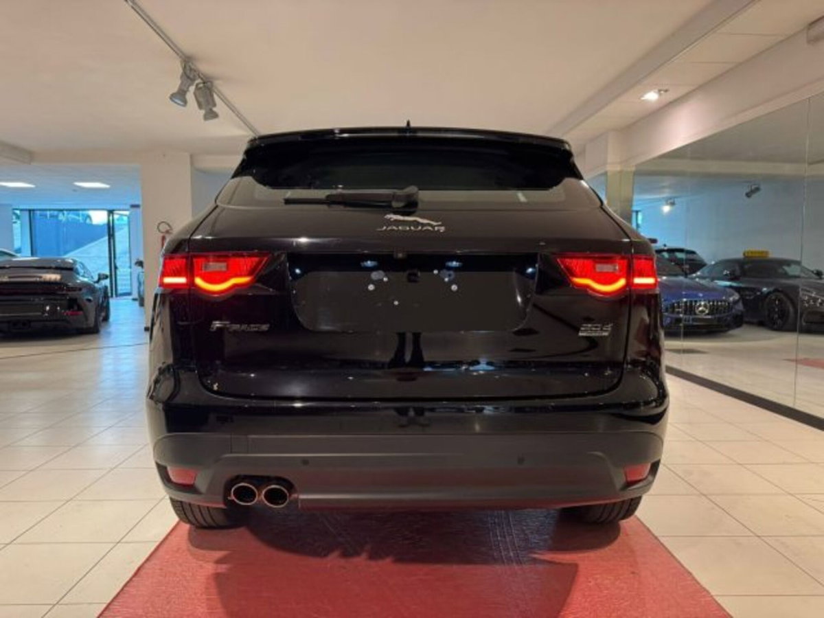Jaguar F-Pace 2.0d i4 mhev R-Dynamic SE 90th Anniversary Edition awd 204cv auto (7)