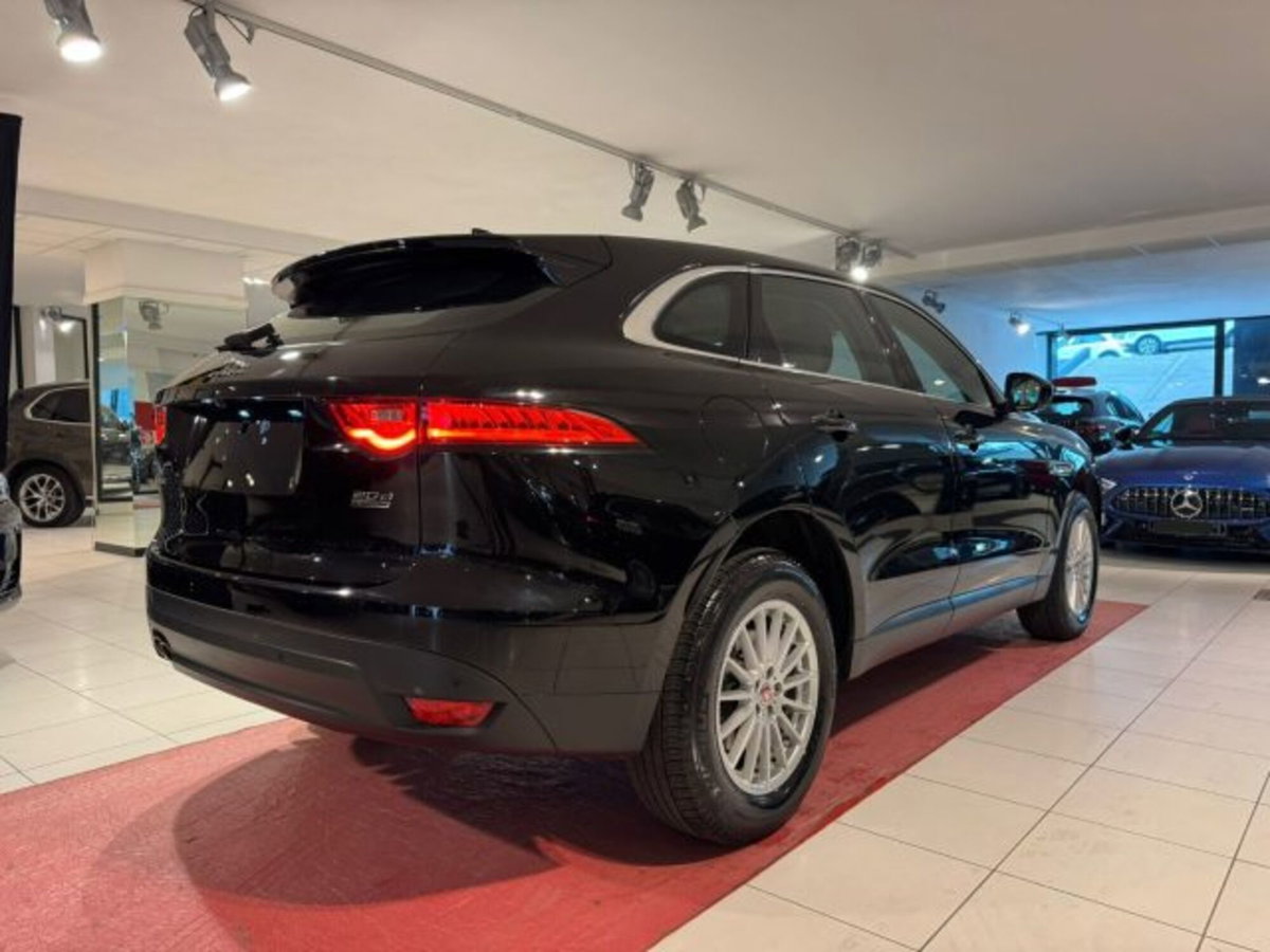 Jaguar F-Pace 2.0d i4 mhev R-Dynamic SE 90th Anniversary Edition awd 204cv auto (8)