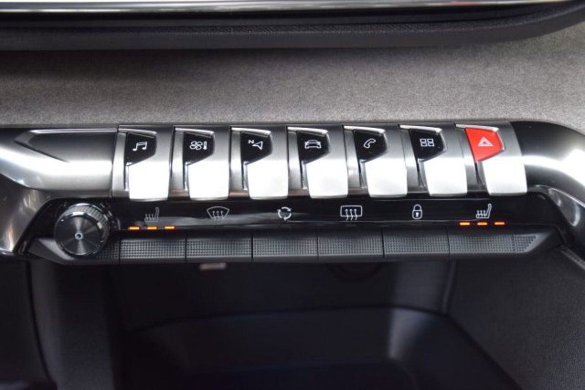 Peugeot 3008 BlueHDi 130 S&S EAT8 GT Pack (16)